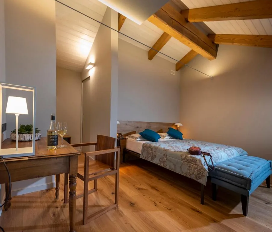 Camera King con Vista Piscina — Antica Dimora Dosio