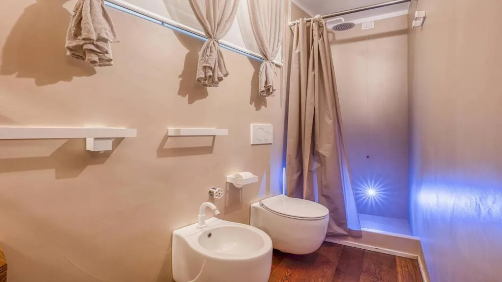 Camera King Deluxe — A’Mare Luxury Rooms