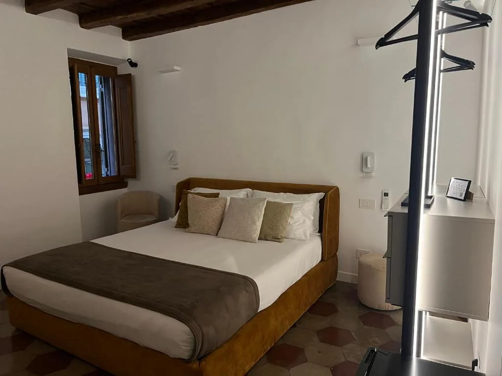 King Deluxe Room — Affreschi al Pantheon