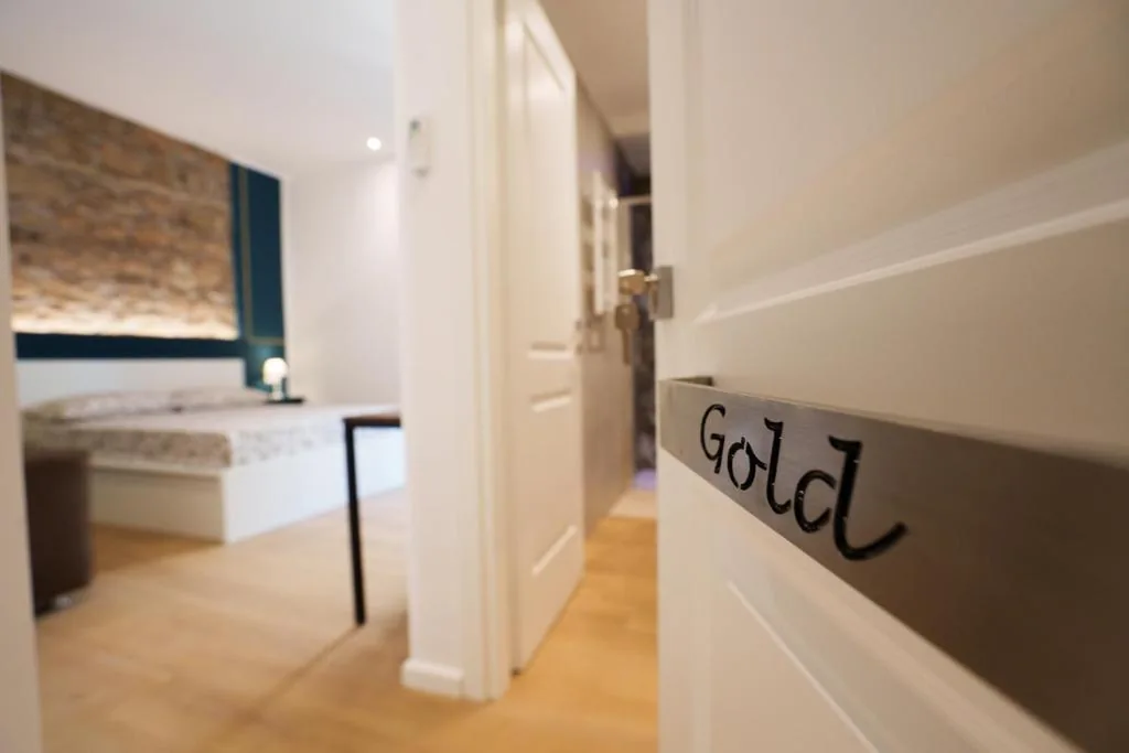 King Deluxe Room — Castle Suite Borgo