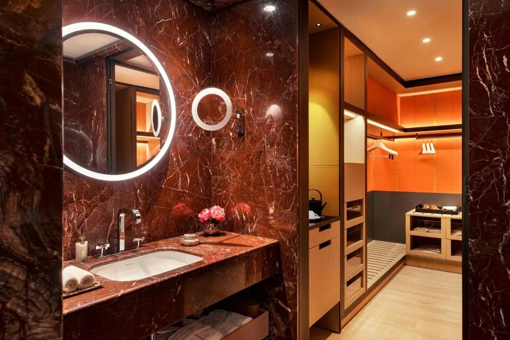 King Deluxe Room with City View — Bvlgari Hotel Roma