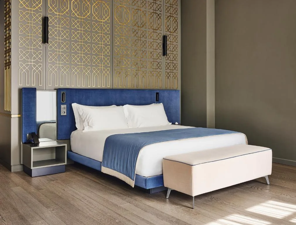 Camera King Deluxe con Vista Lago Parziale — Boutique Hotel Stresa