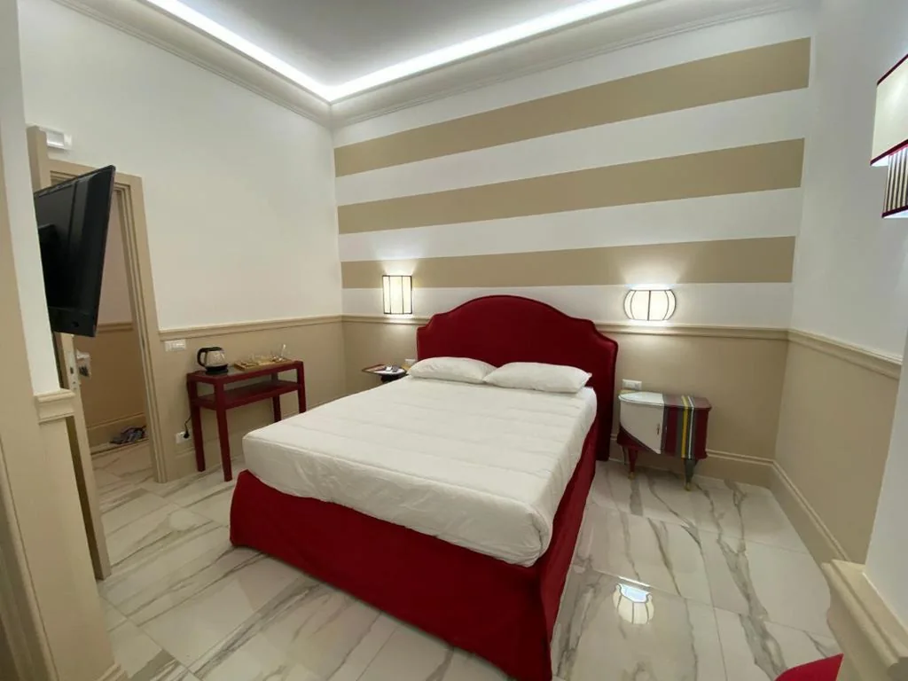 Deluxe King Room — Cozy Luxury Room Pantheon