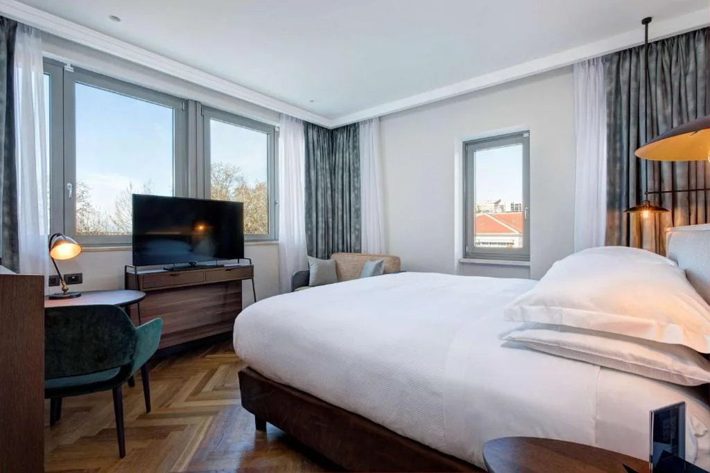 Camera King Deluxe — DoubleTree By Hilton Rome Monti