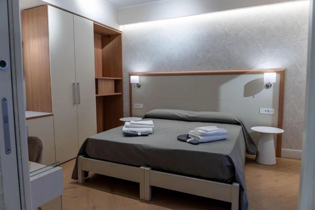 King Deluxe Room — Flat Urban Suites