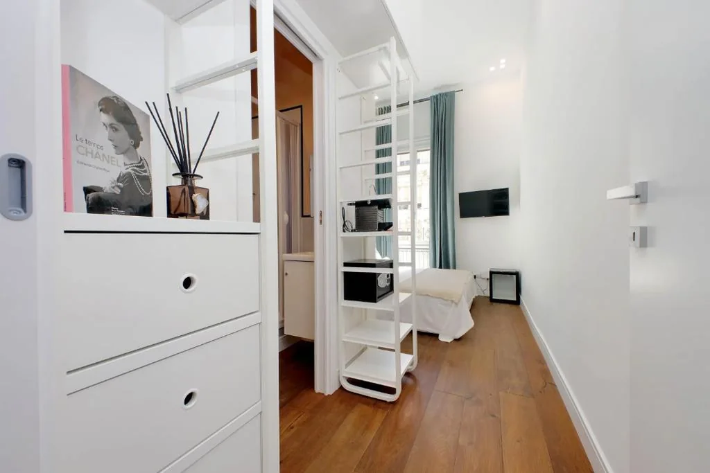 King Deluxe Room — Fontana di Trevi dream home