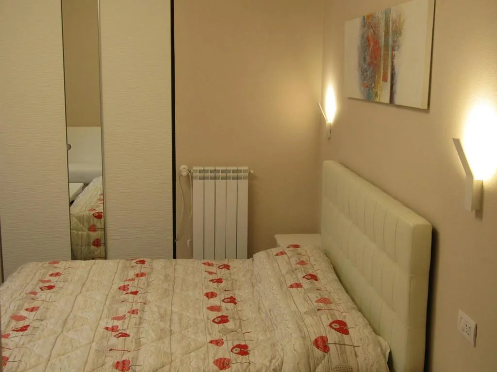 King Deluxe Room — Glam Resort Giulia