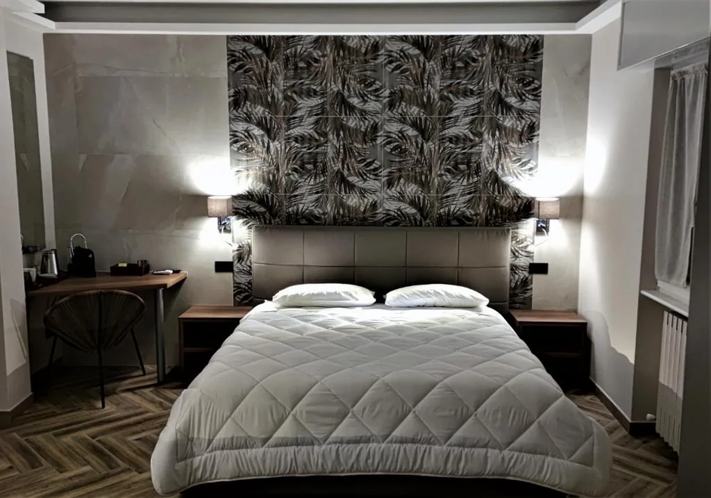 King Deluxe Room — Hotel Emiliana