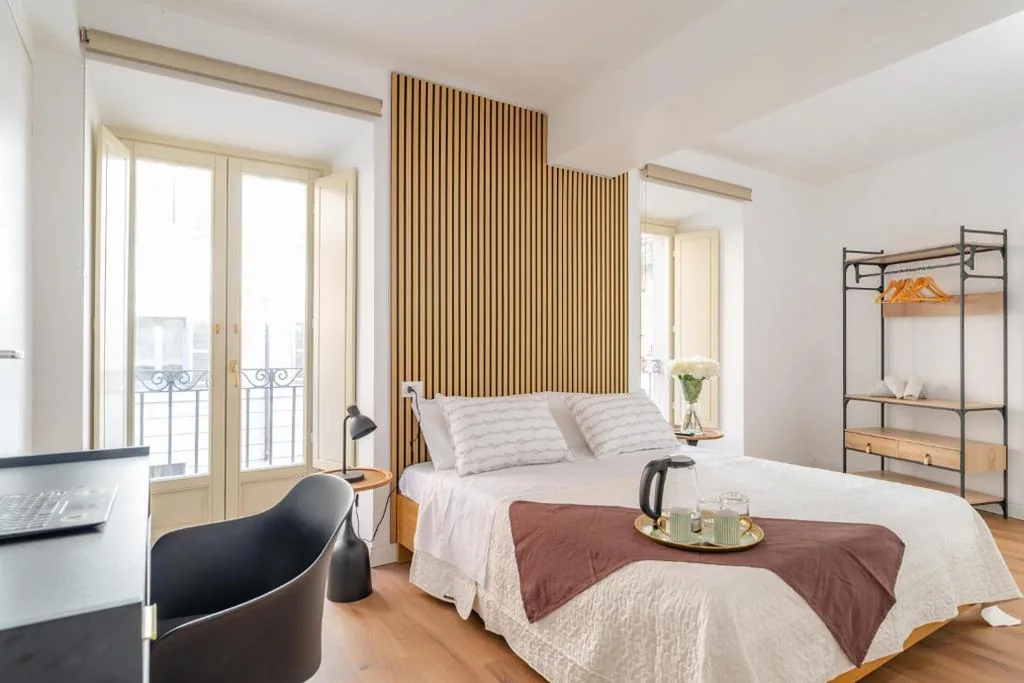 King Deluxe Room — La Via Del Po Suites
