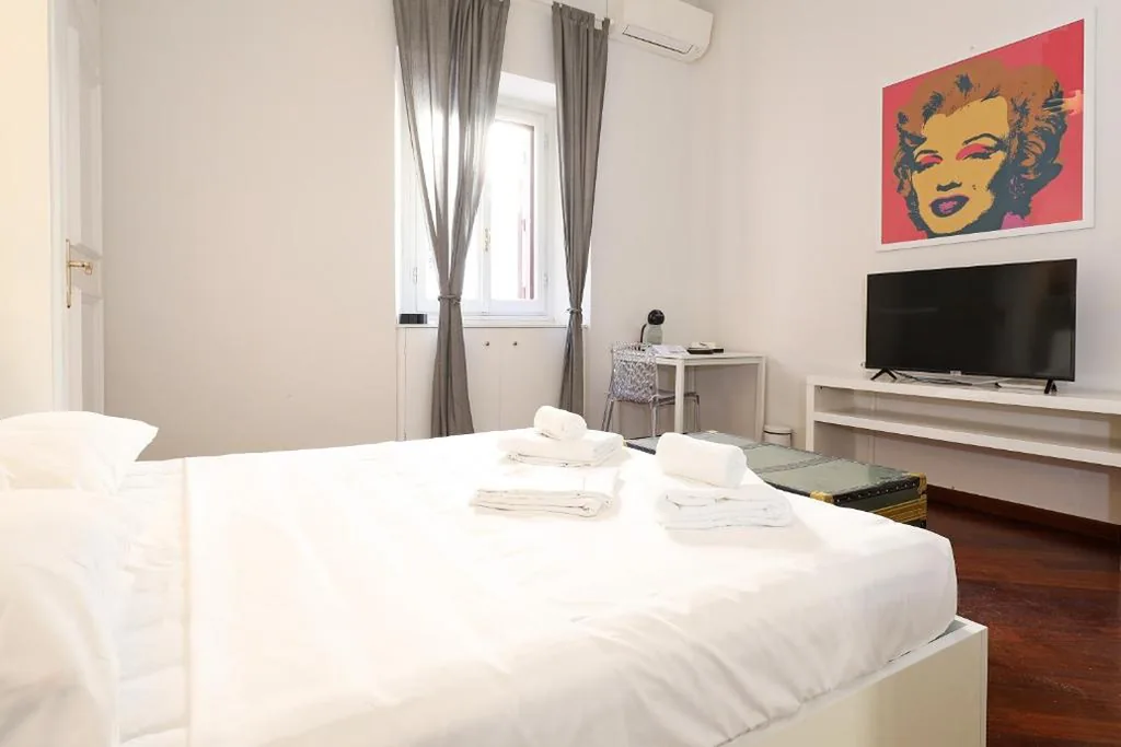 King Deluxe Room — LC GrandTour Libertà