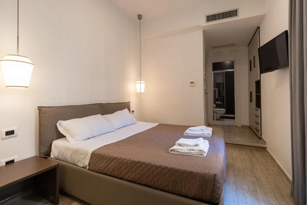 Deluxe King Room — Maison Maneli