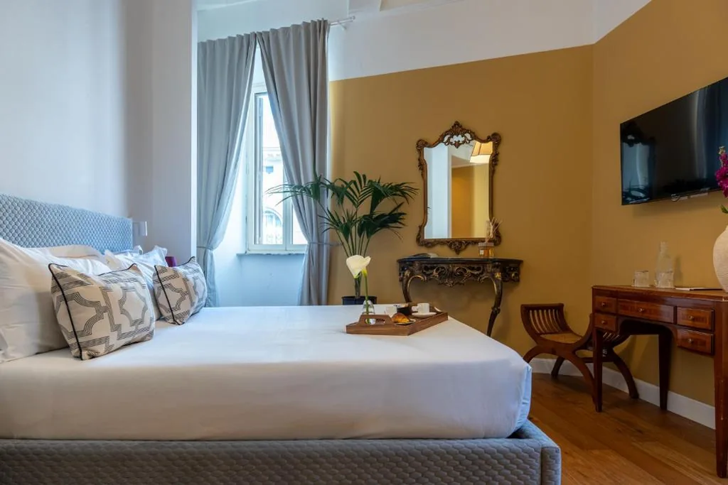King Deluxe Room — NAMAN HOTELLERIE – Monti