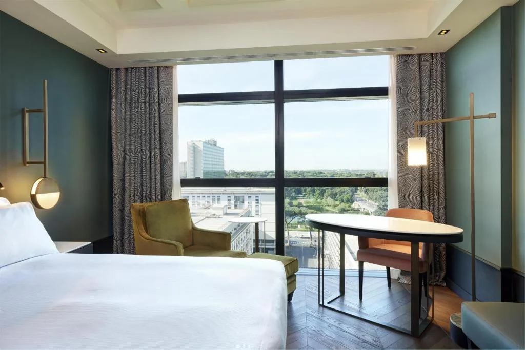 Deluxe King Room - Upper Floor — Hilton Rome Eur La Lama