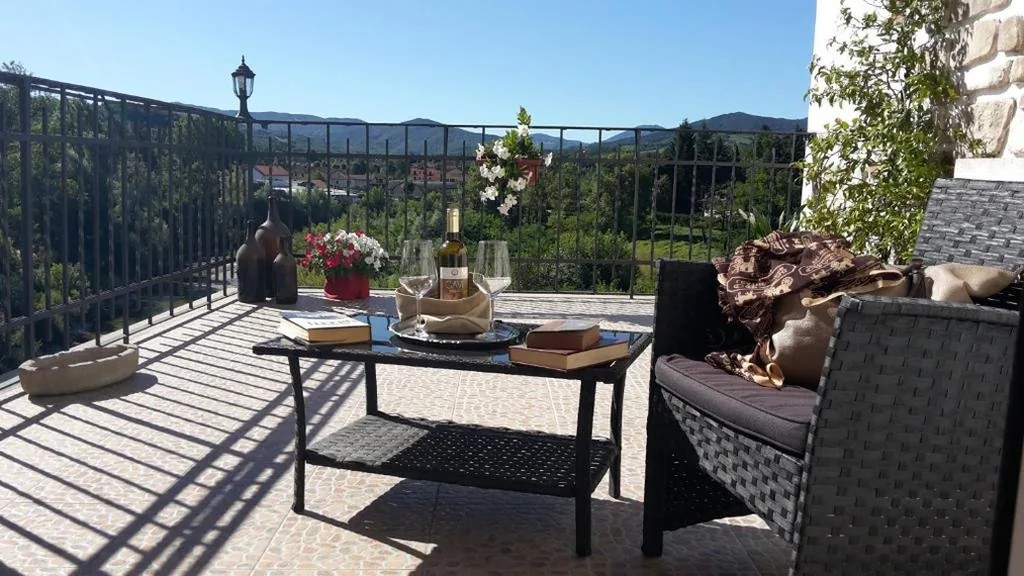 King Deluxe Room - First Floor — B&B Borgo Cortese