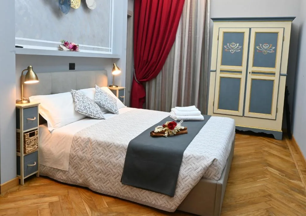 King Deluxe Room — Splendid Room Suites
