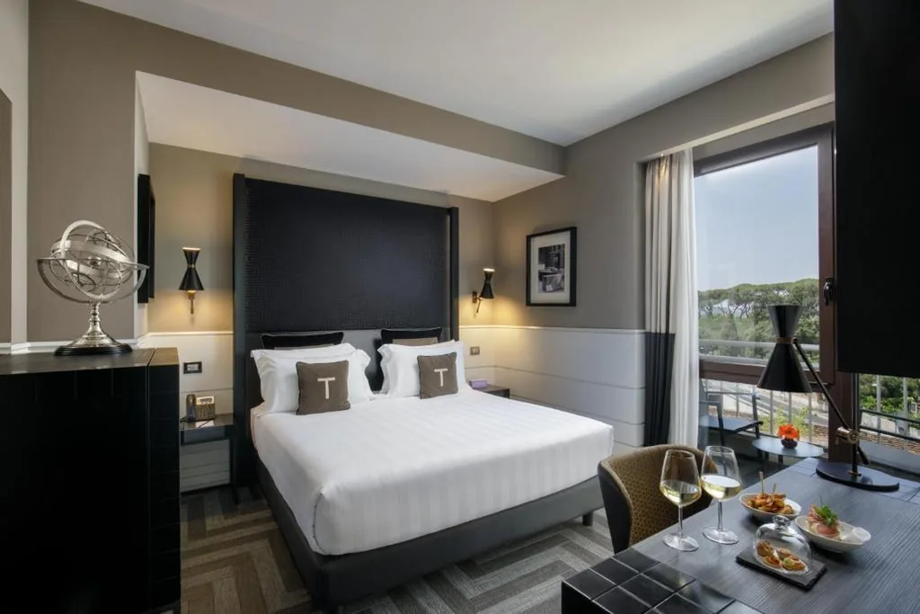 King Deluxe Room — The Tribune, part of JdV by Hyatt