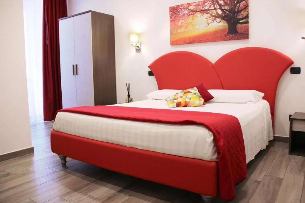 King Deluxe Room - Victoria — Lorenz Suites Trastevere Hill