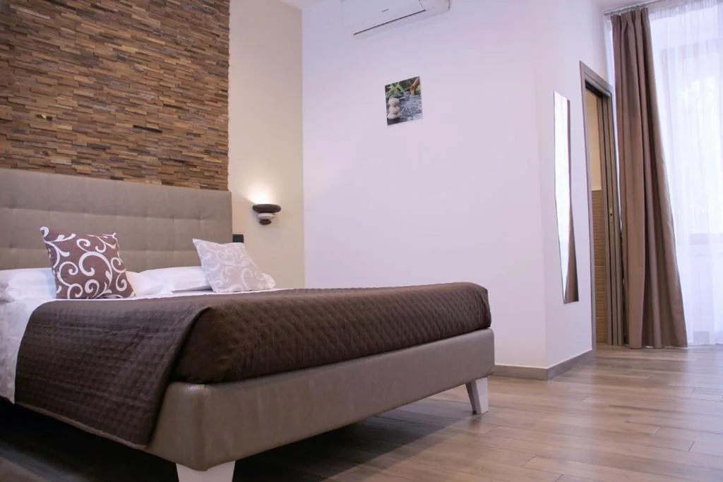 King Deluxe Room - Wood — Lorenz Suites Trastevere Hill