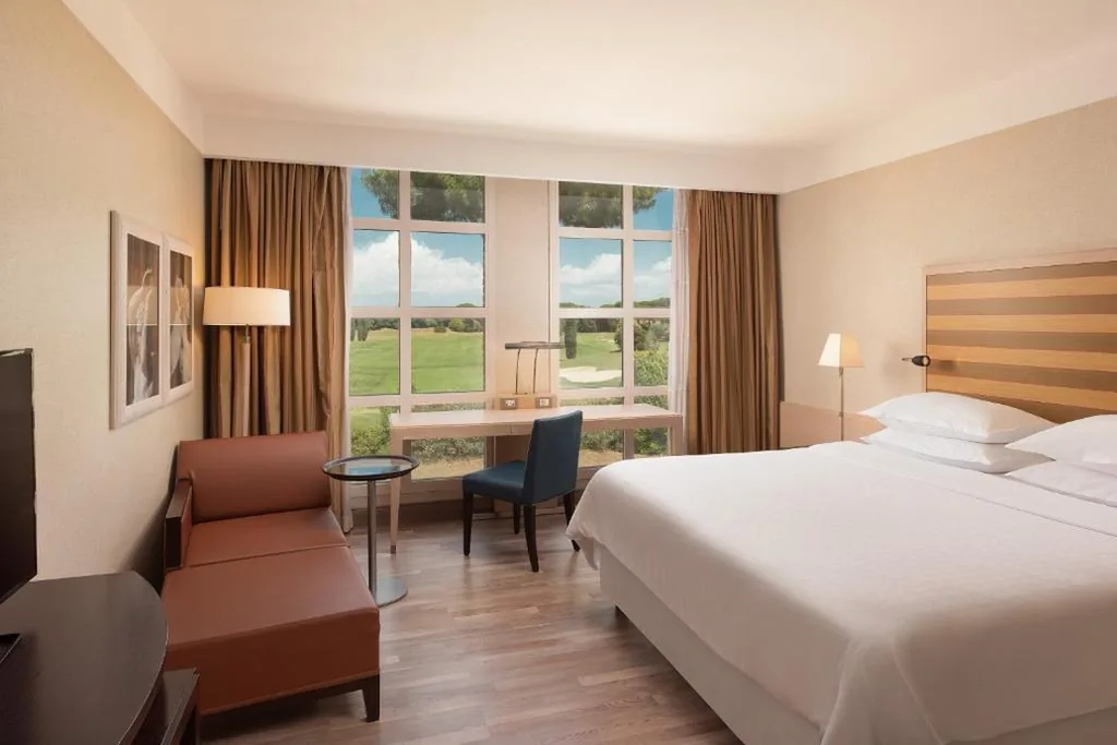 King Executive Room — Sheraton Rome Parco de Medici