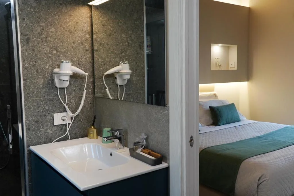 Camera King — Gio Leo Guest House