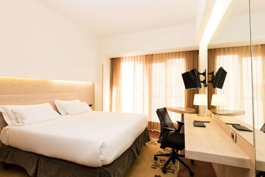 King Room — Hilton Garden Inn Rome Claridge