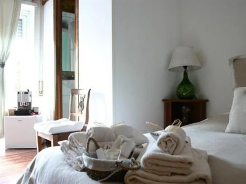 Camera King — Le Fate Apartments