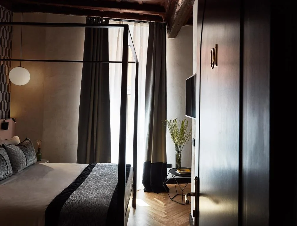King Room — NAMAN HOTELLERIE – Margutta