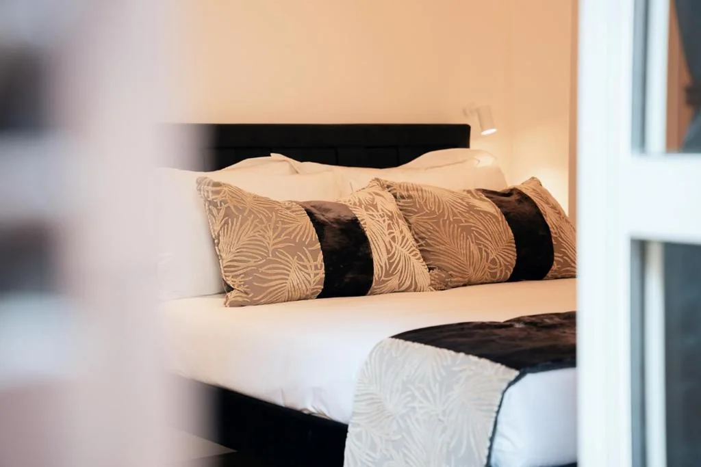 King Room — NAMAN HOTELLERIE – Monti