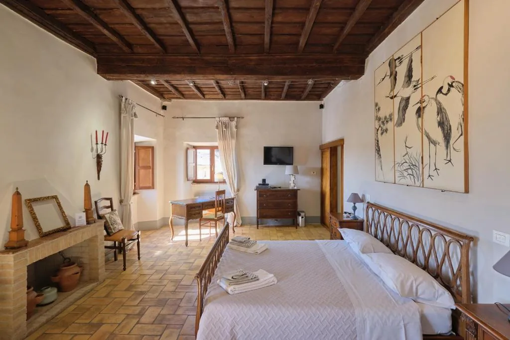 Camera King — Palazzo Mazzini