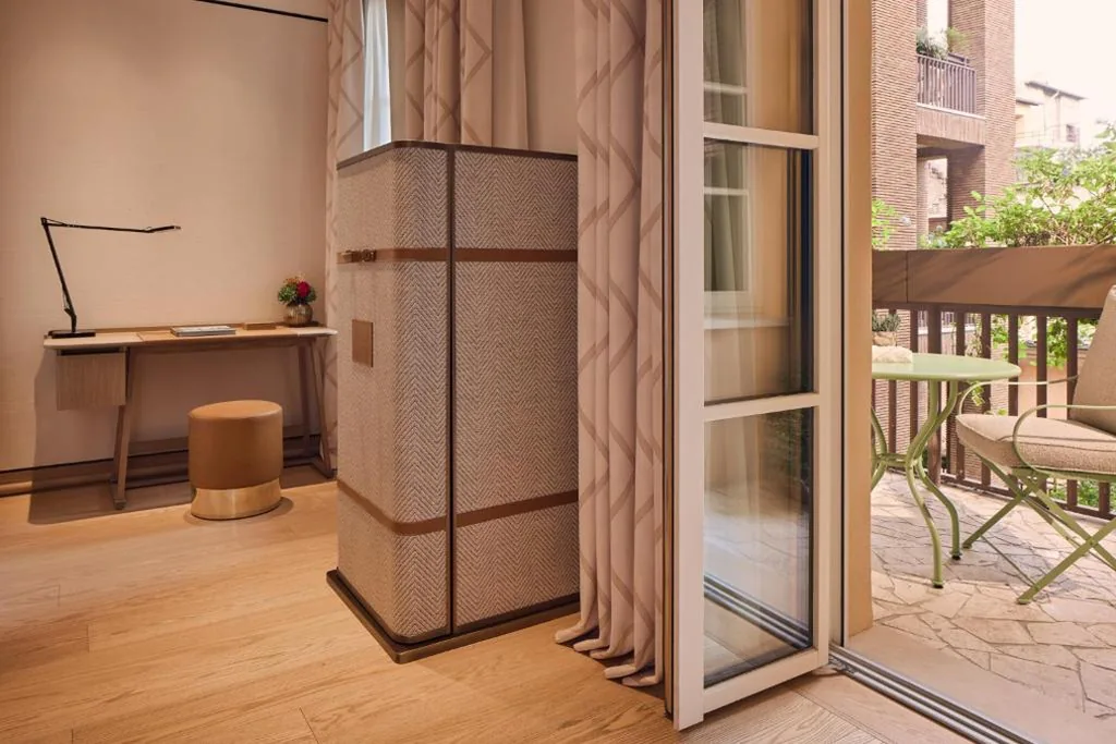 King Premium Room with City View — Bvlgari Hotel Roma