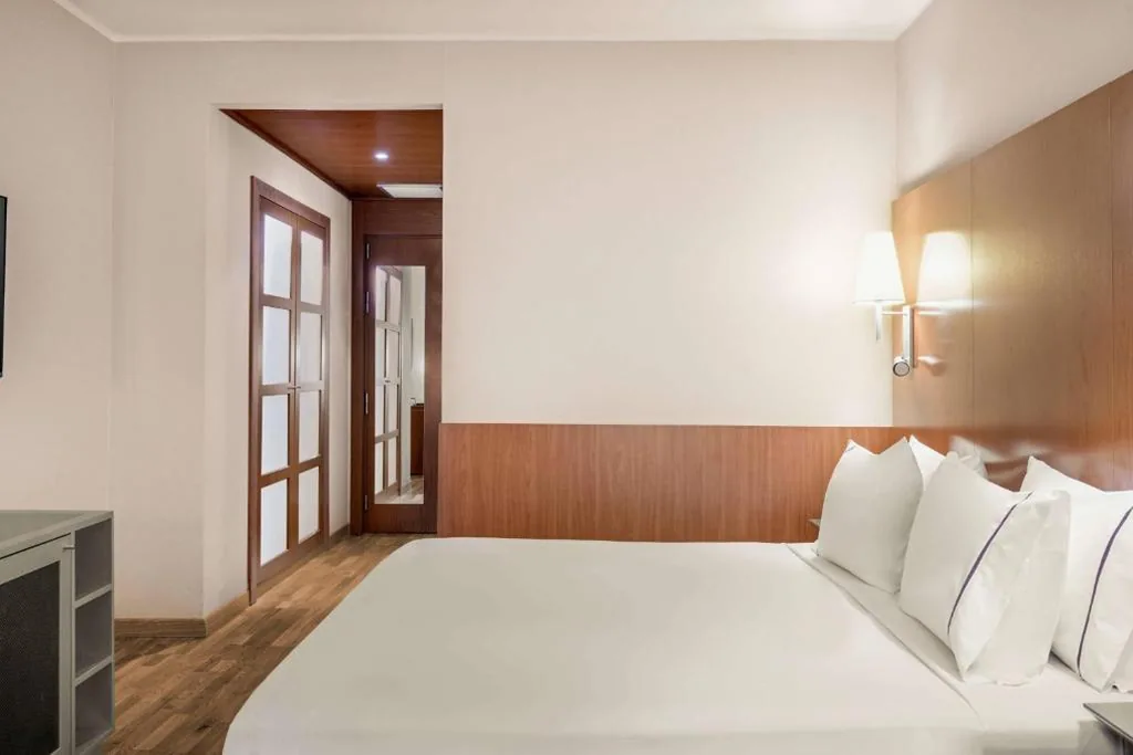 Camera King Standard — AC Hotel Genova by Marriott