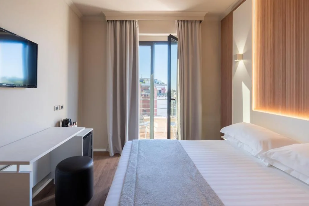 King Standard Room with Balcony — Garner Hotel Rome Aurelia by IHG