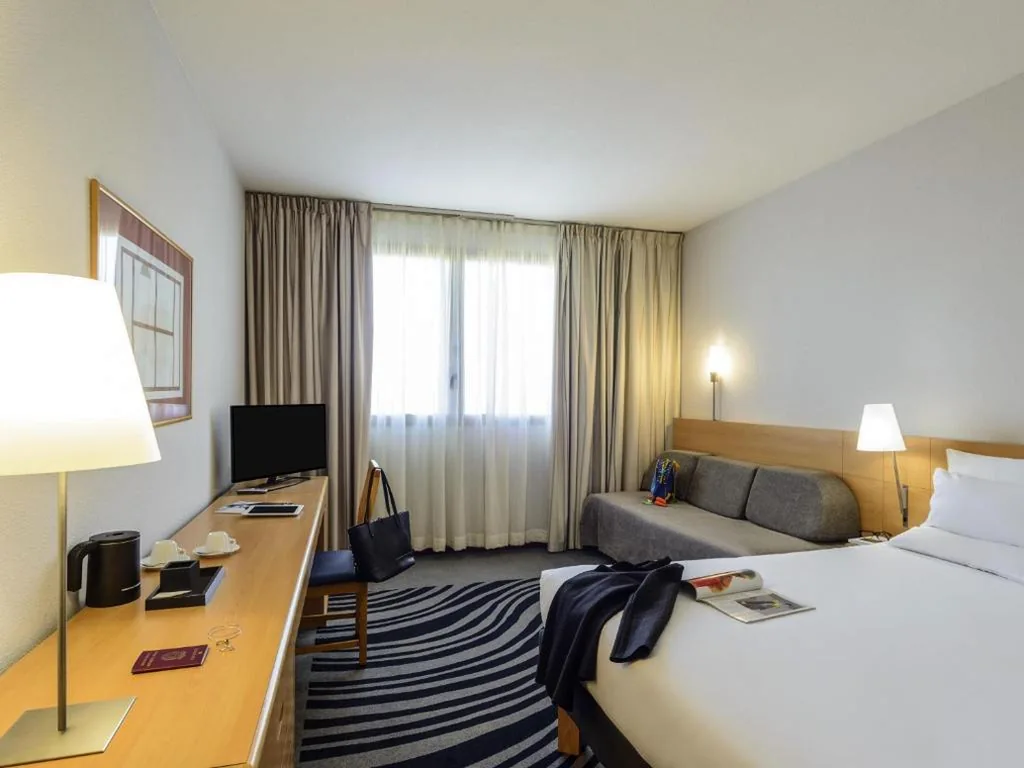 King Standard Room with Sofa Bed — Novotel Torino Corso Giulio Cesare