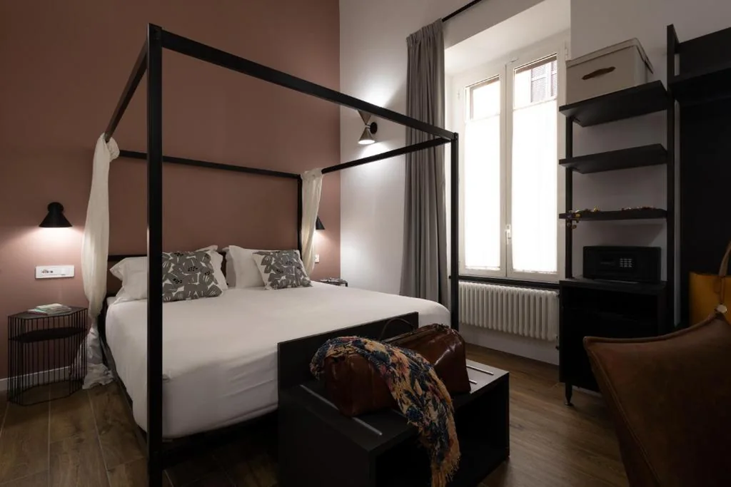 Camera King — Style & Stone Guest House
