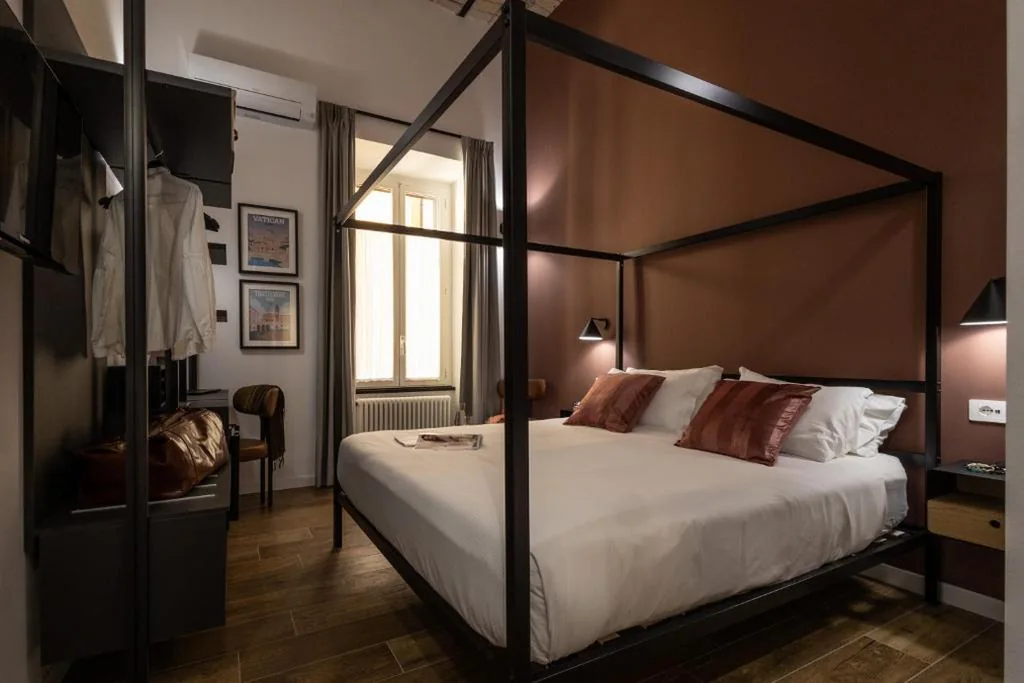Camera King — Style & Stone Guest House