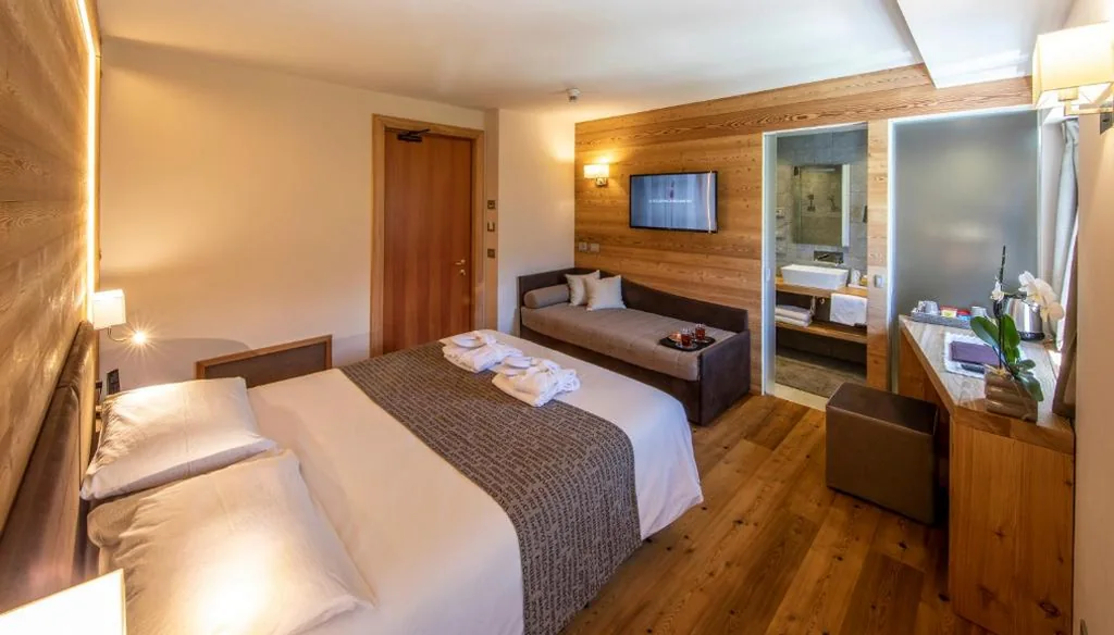 King Superior Room — Albergo Edelweiss – LareSpa