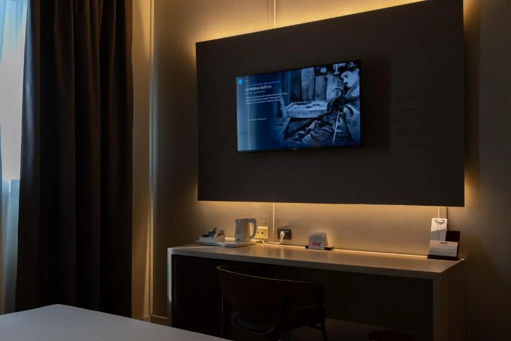 King Superior Room — Art Hotel Olympic
