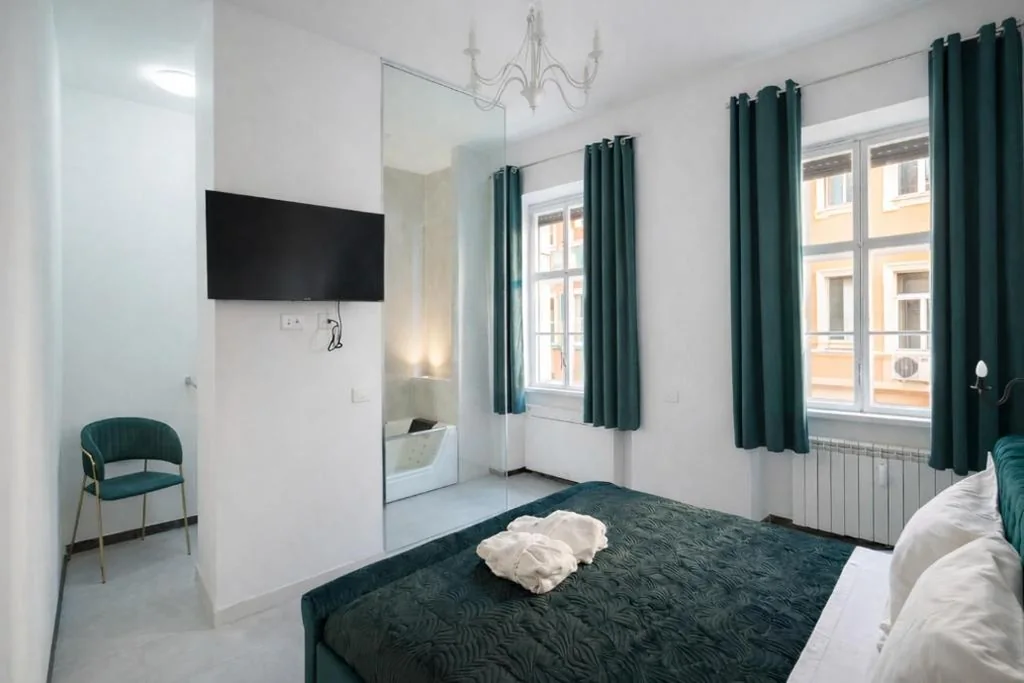 King Superior Room — Bernini Suites