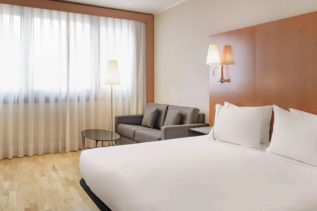 Camera King Superior con Divano-Letto — AC Hotel Genova by Marriott