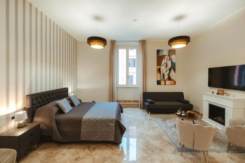 Camera King Superior — Lifestyle and Suites