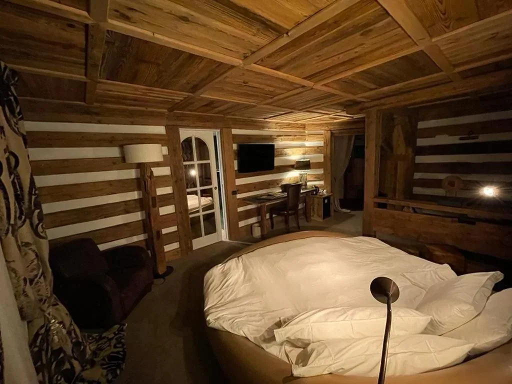 Superior King Room — Relais du Chateau Blanc