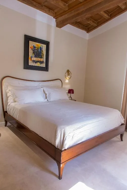 King Superior Room — Repetita Juvant