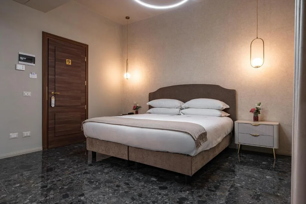 King Superior Room — Roma suite hotel