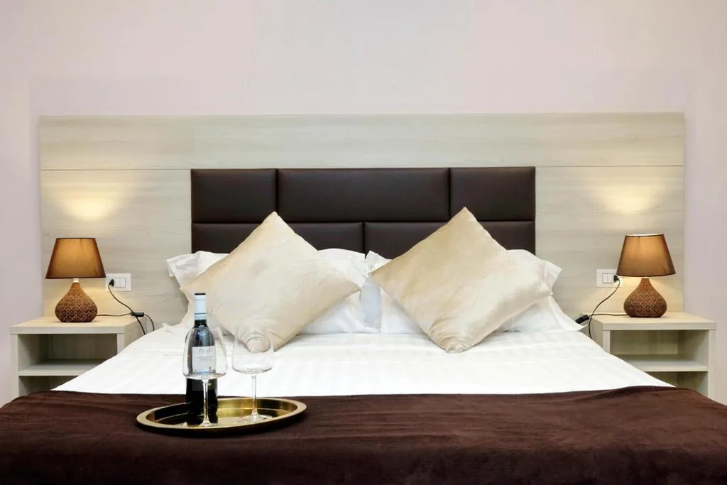 King Superior Room — Roma Suite Monti