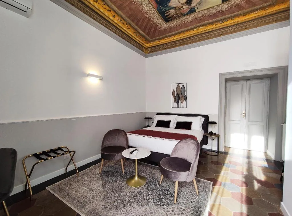 Camera King Superior — Visconti Suites by FNA Hospitality Roma