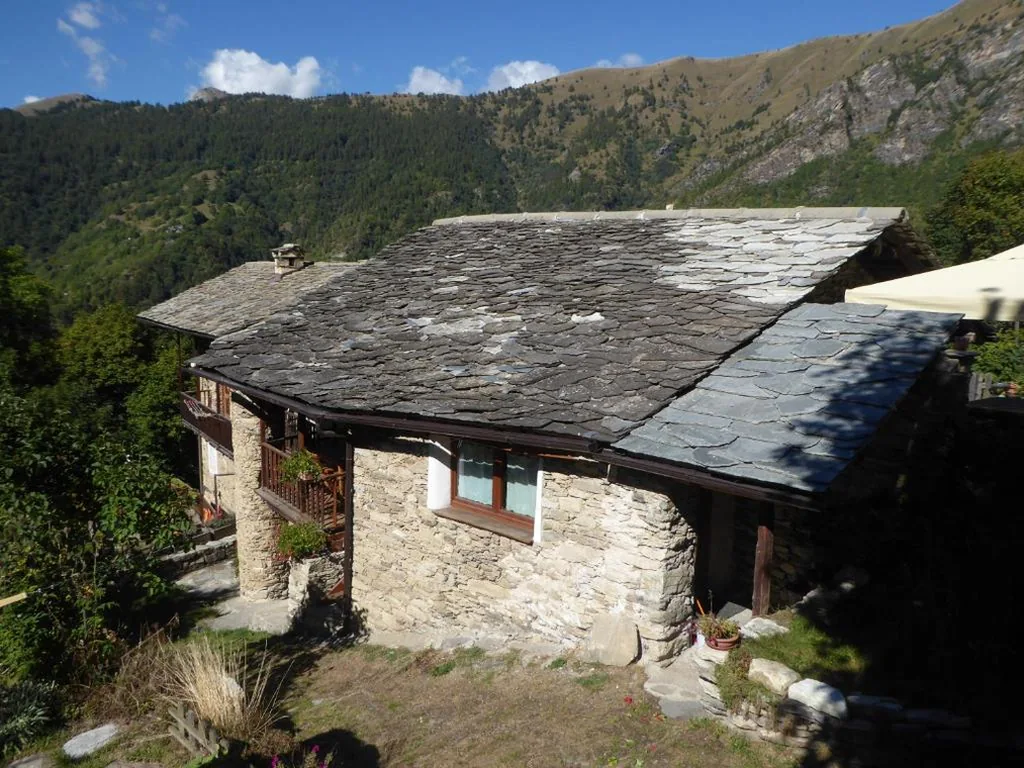 Double Room (1 Adult + 1 Child) — Appartamenti Codirosso