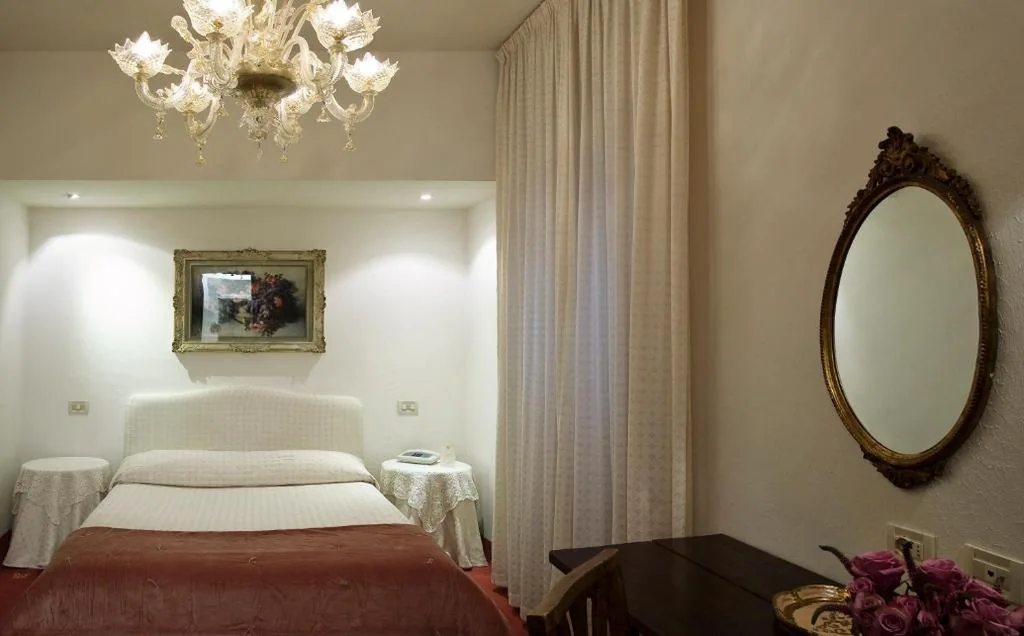 Double Room (1 Adult) — Hotel Columbia