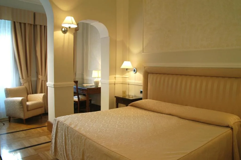 Camera Matrimoniale (1 Adulto) — Hotel Flora