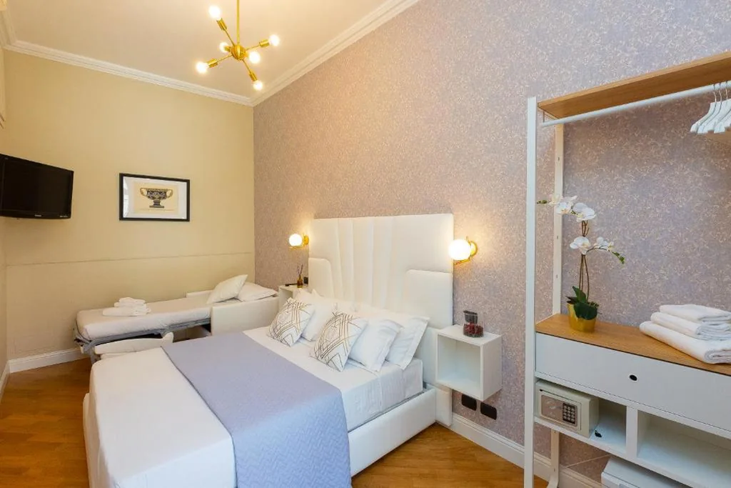 Double Room — 52 Vespasiano Vatican Suites