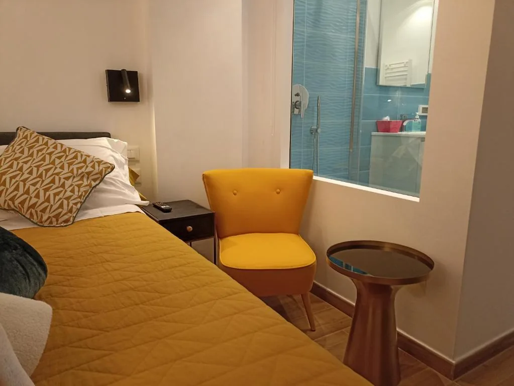 Camera Matrimoniale — Al Porto 61 – Rooms for Rent